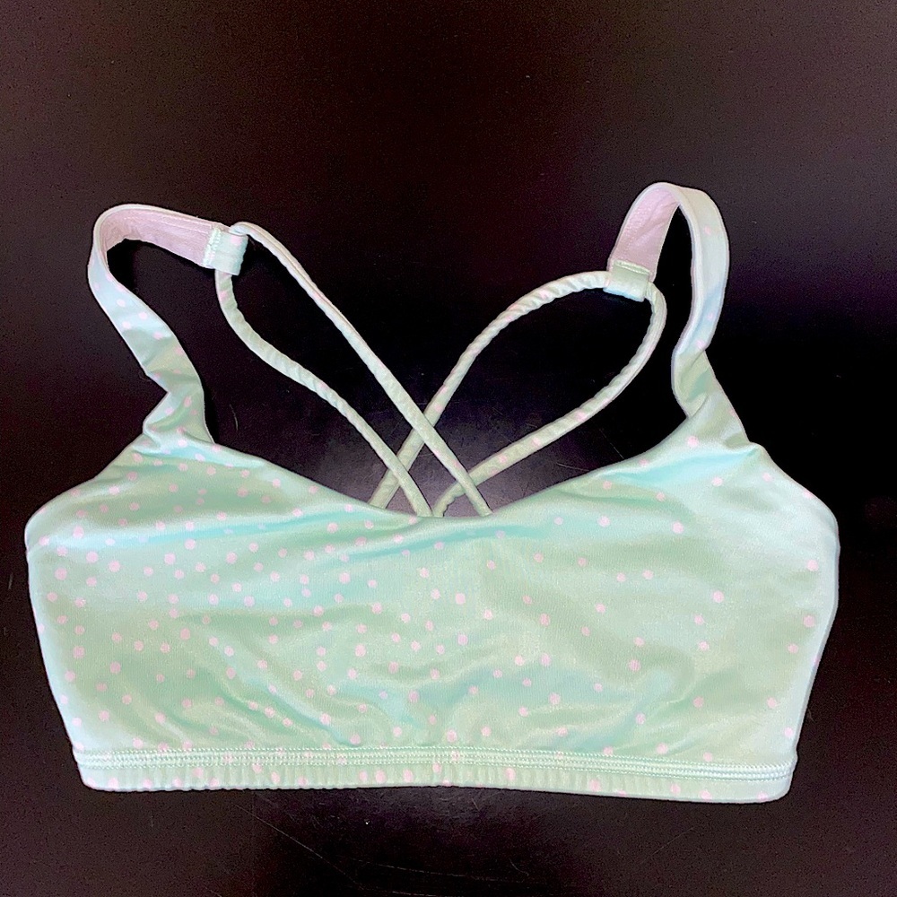 Lululemon sports bra fits A/B cups